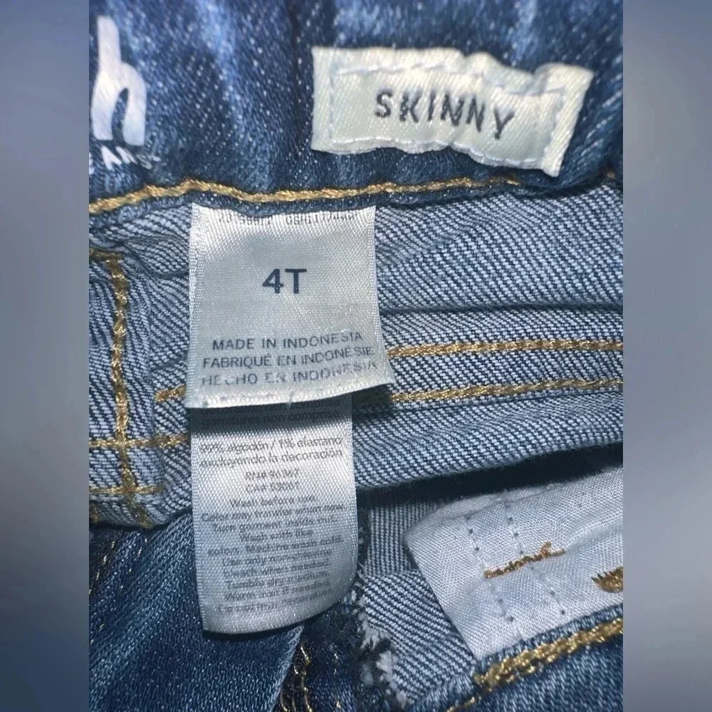 OshKosh Bgosh kids skinny blue jeans size 4t. Adjustable waist